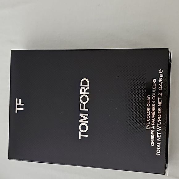 Tom Ford eyeshadow quad in body heat - Picture 4 of 5